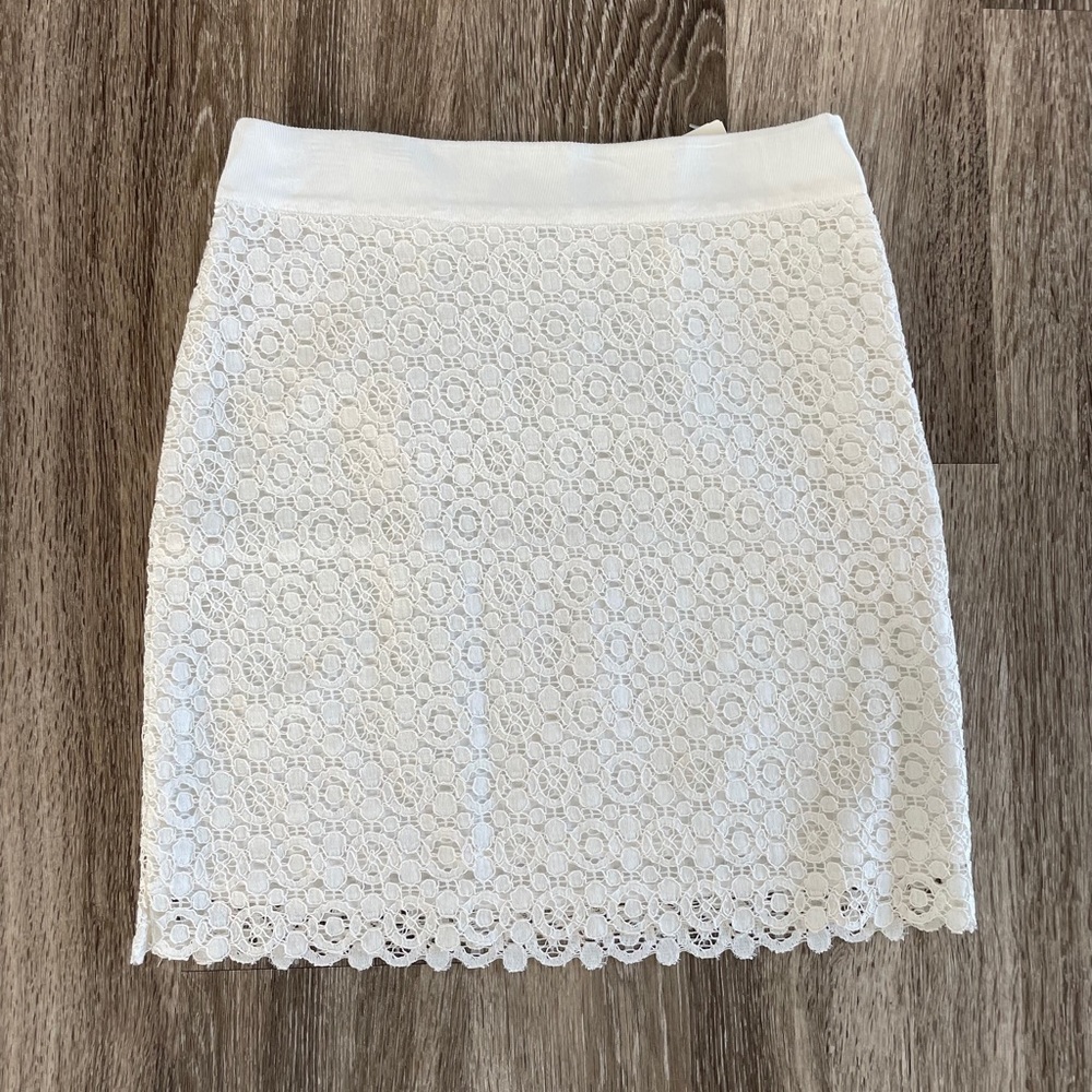 Women's white lace skirt NWT